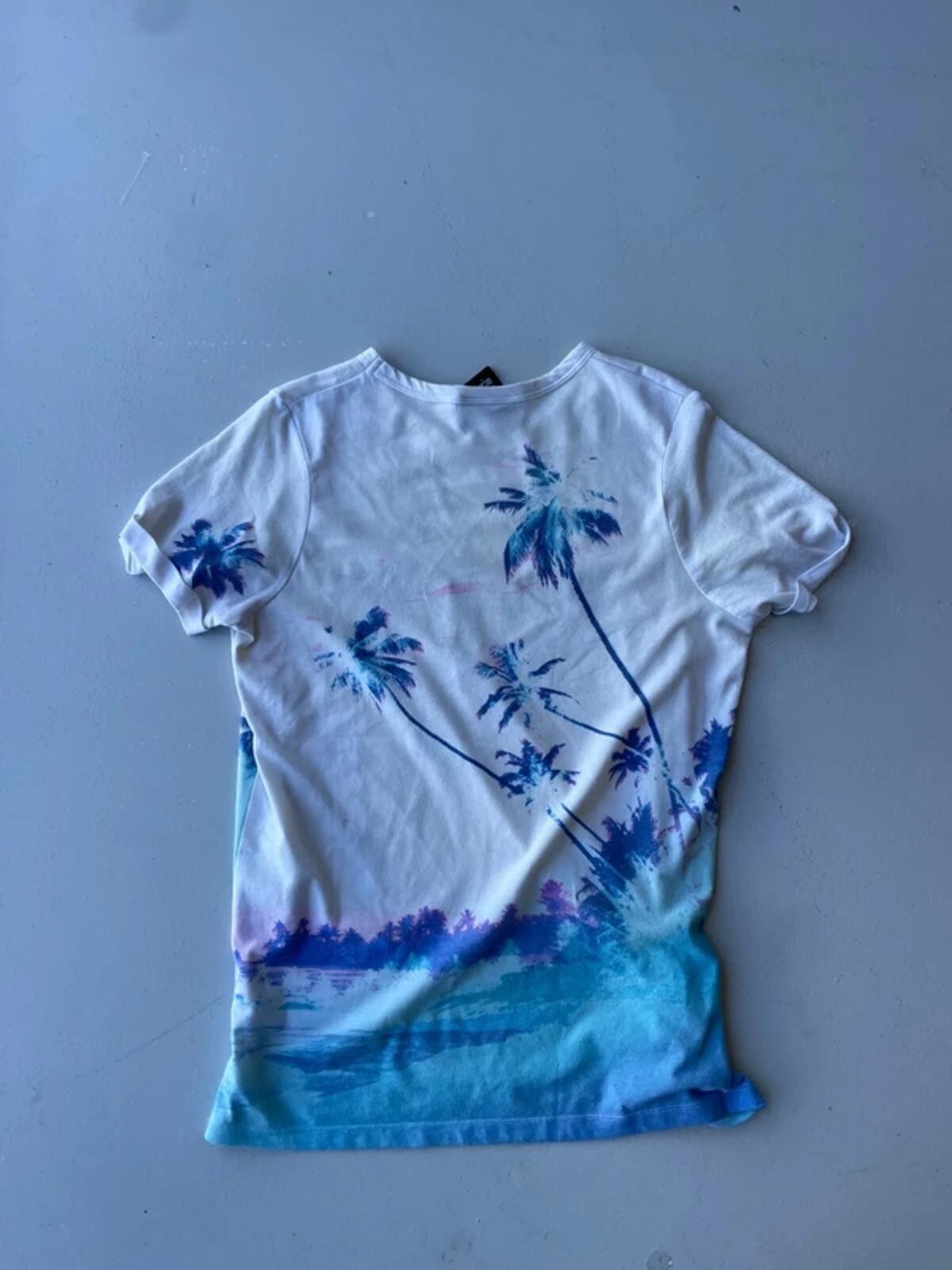 Hot Tuna white and blue graphic tee