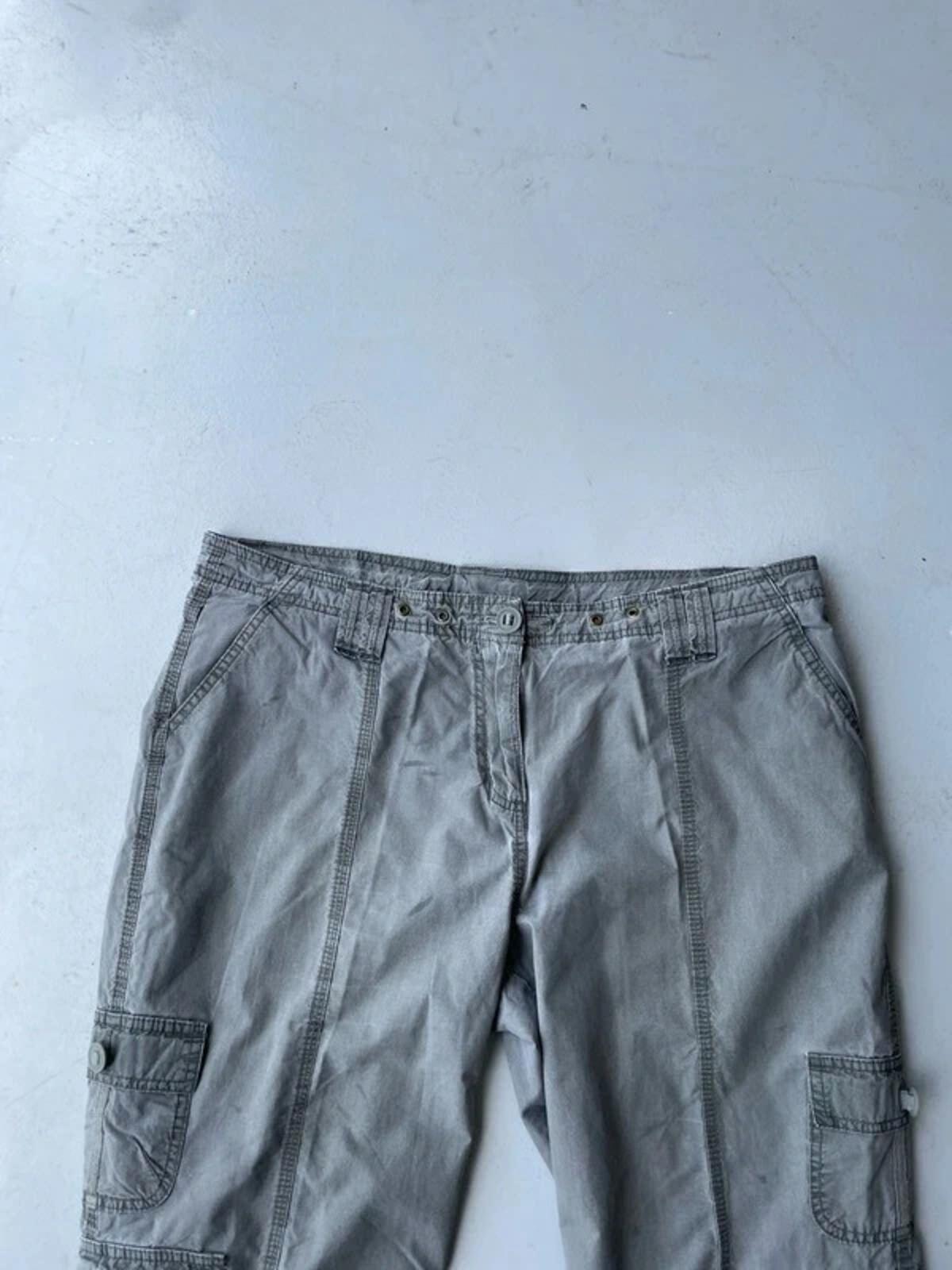 Vintage Y2K cargo capris