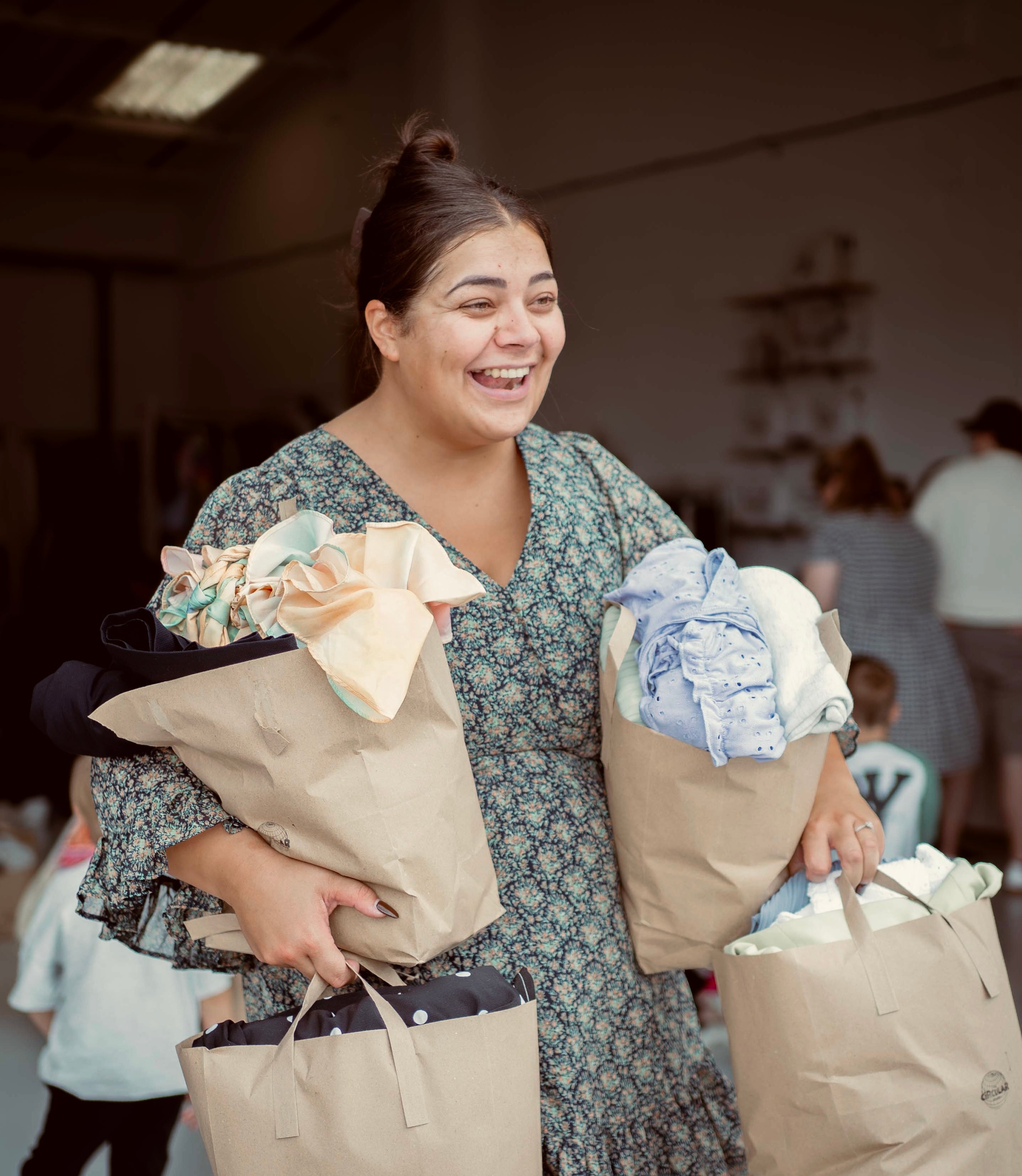Customer_holding_fill_a_bags.jpg