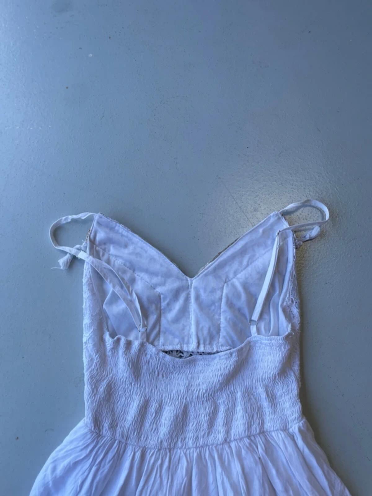 Vintage y2k white cotton broderie lace summer dress