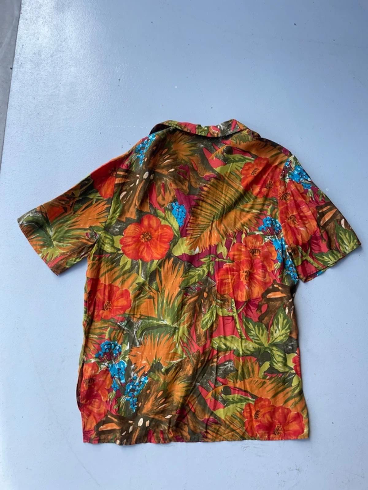 Vintage hawaiian print shirt