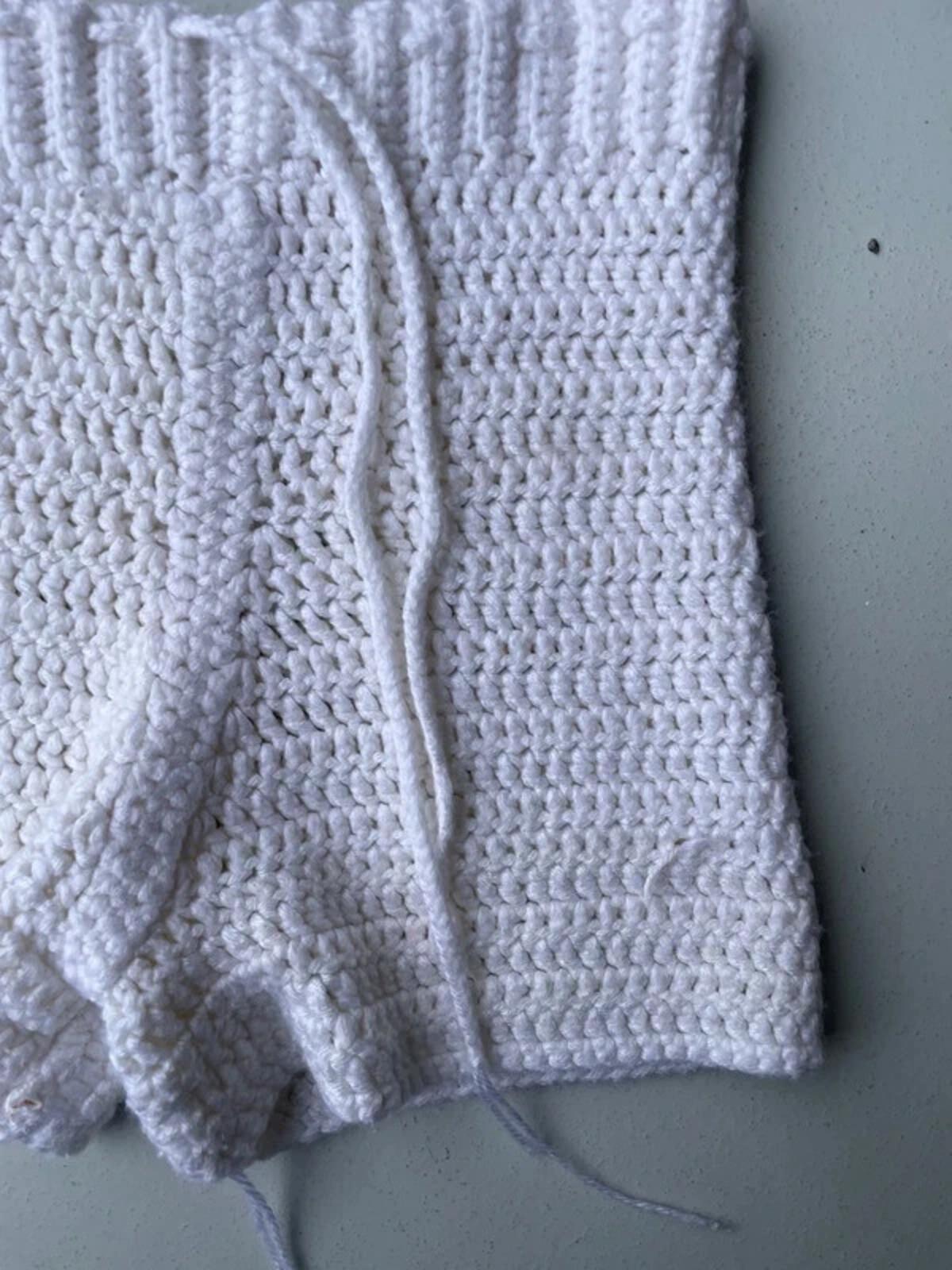 White crotchet knit short shorts