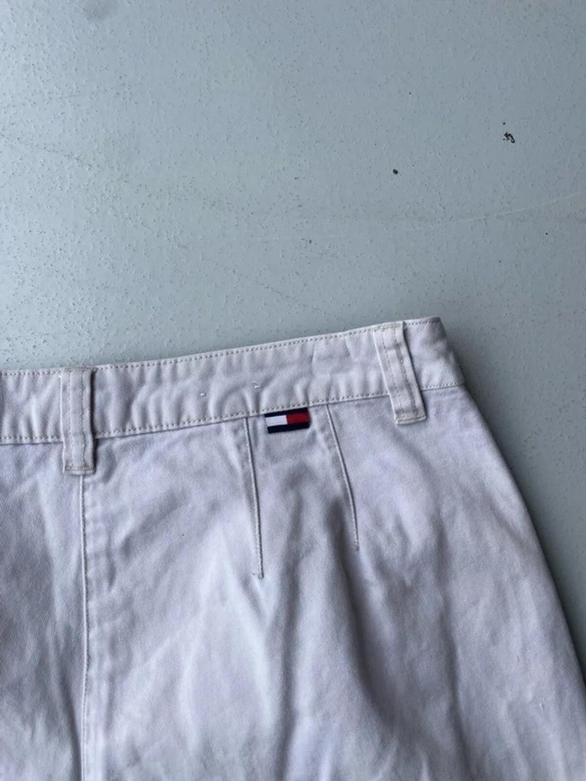 Vintage Y2K Tommy Hilfiger beige shorts