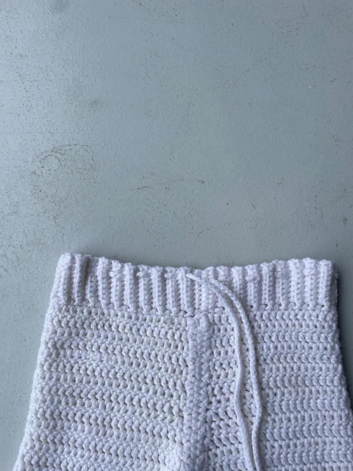 White crotchet knit short shorts