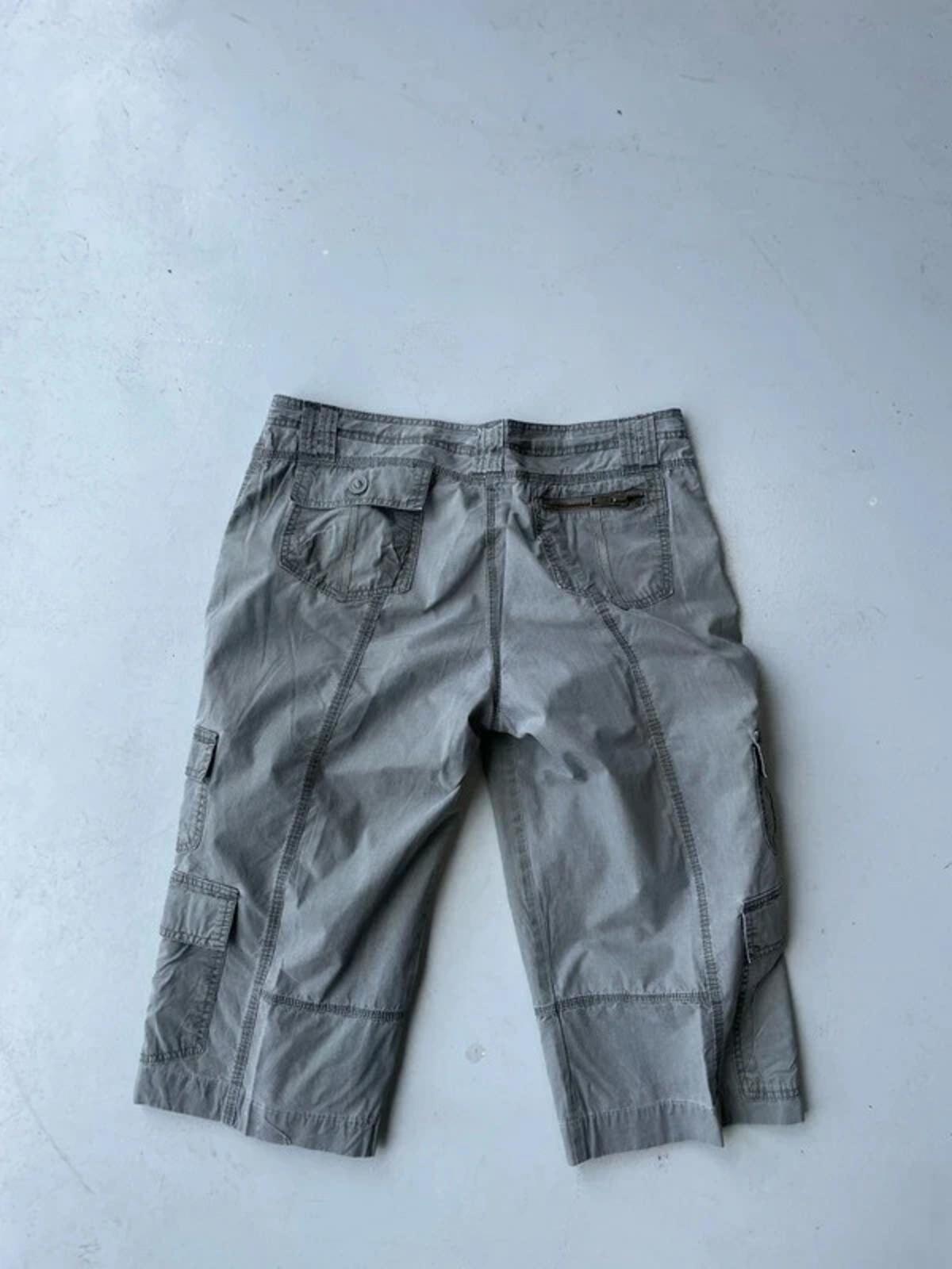 Vintage Y2K cargo capris