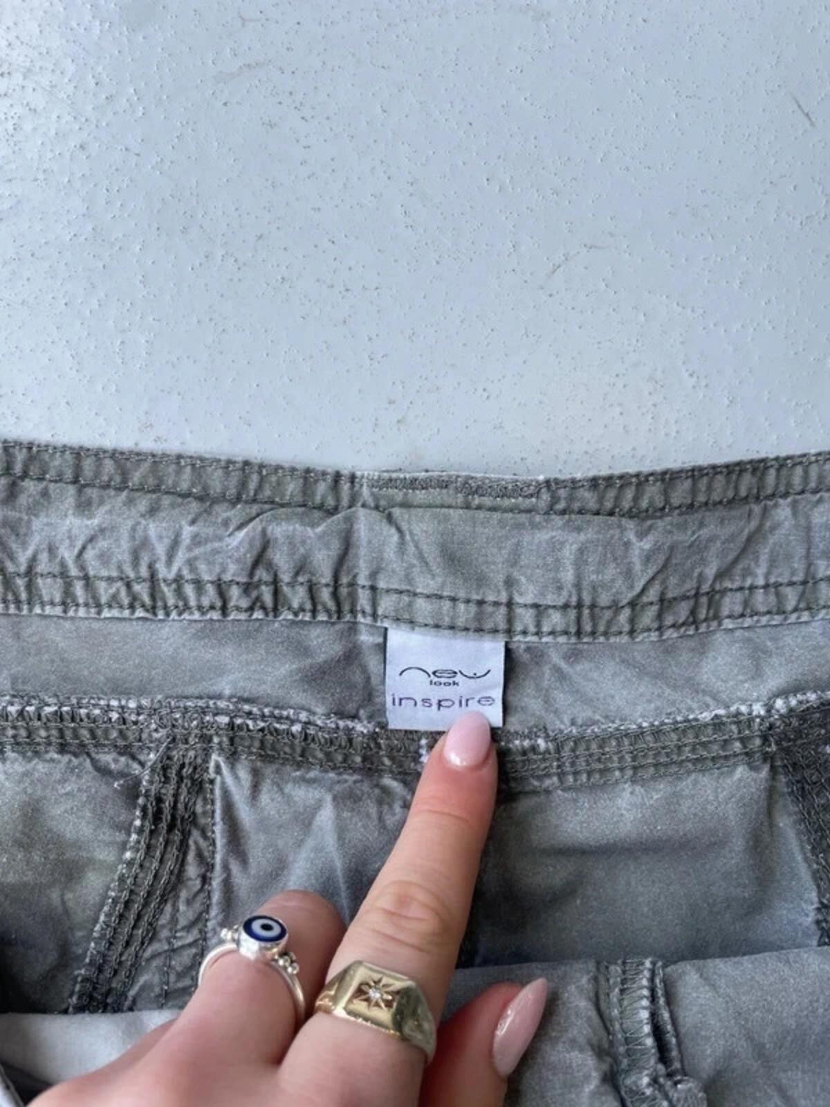 Vintage Y2K cargo capris